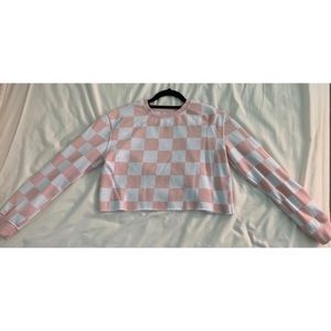 Pink and white checkered long sleeve crop top
